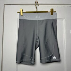 ALO Yoga 7” Biker Shorts Size XS